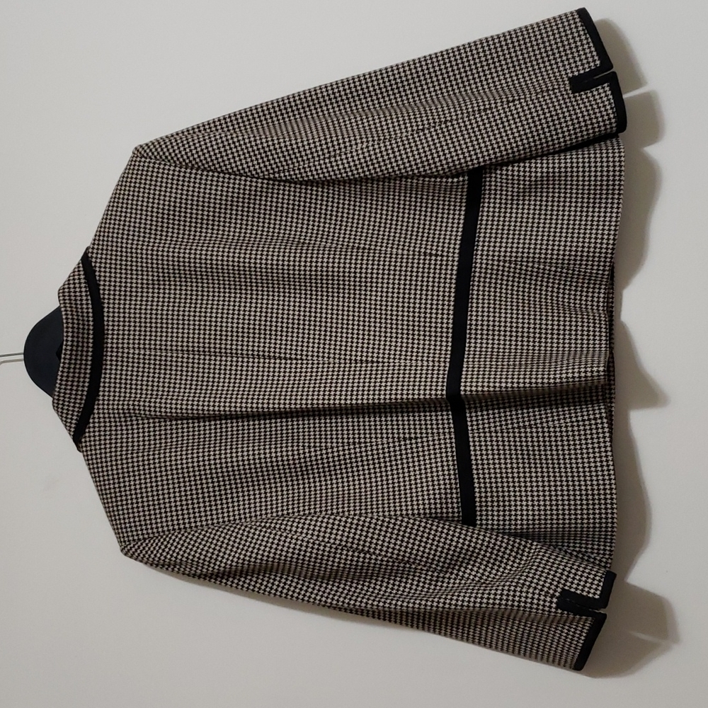 Tahari Arthur S. Levine Jacket - Picture 6 of 11